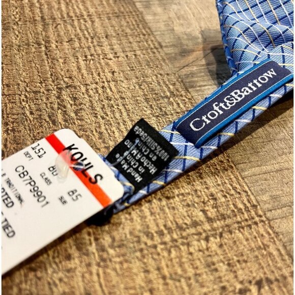 Croft & Barrow Patterned Pre Tied Bow Tie Blue Yellow White adjustable - Picture 5 of 5